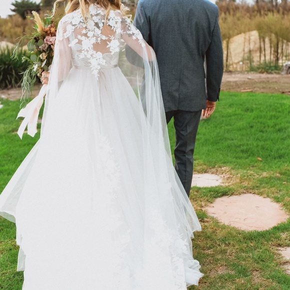 BHLDN WEDDING GOWN AND CAPE - Picture 7 of 7